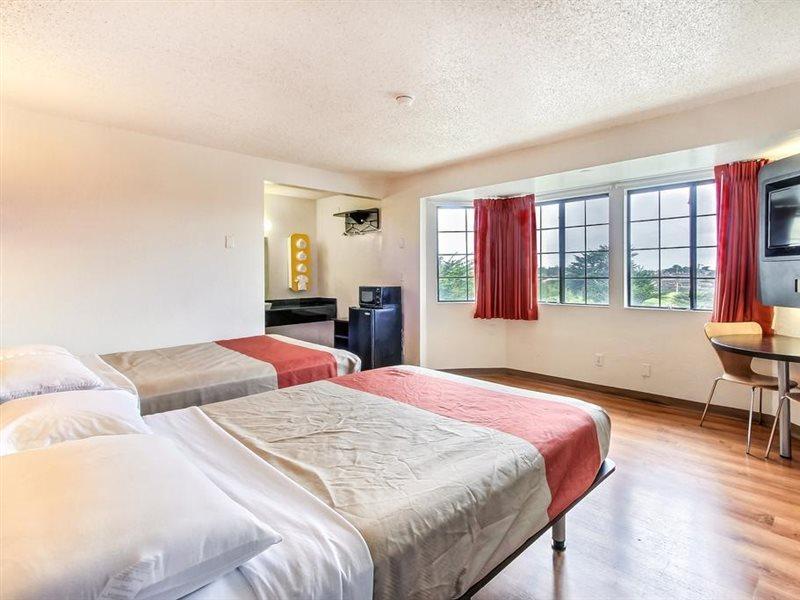 Motel 6-Marina, Ca - Monterey Bagian luar foto