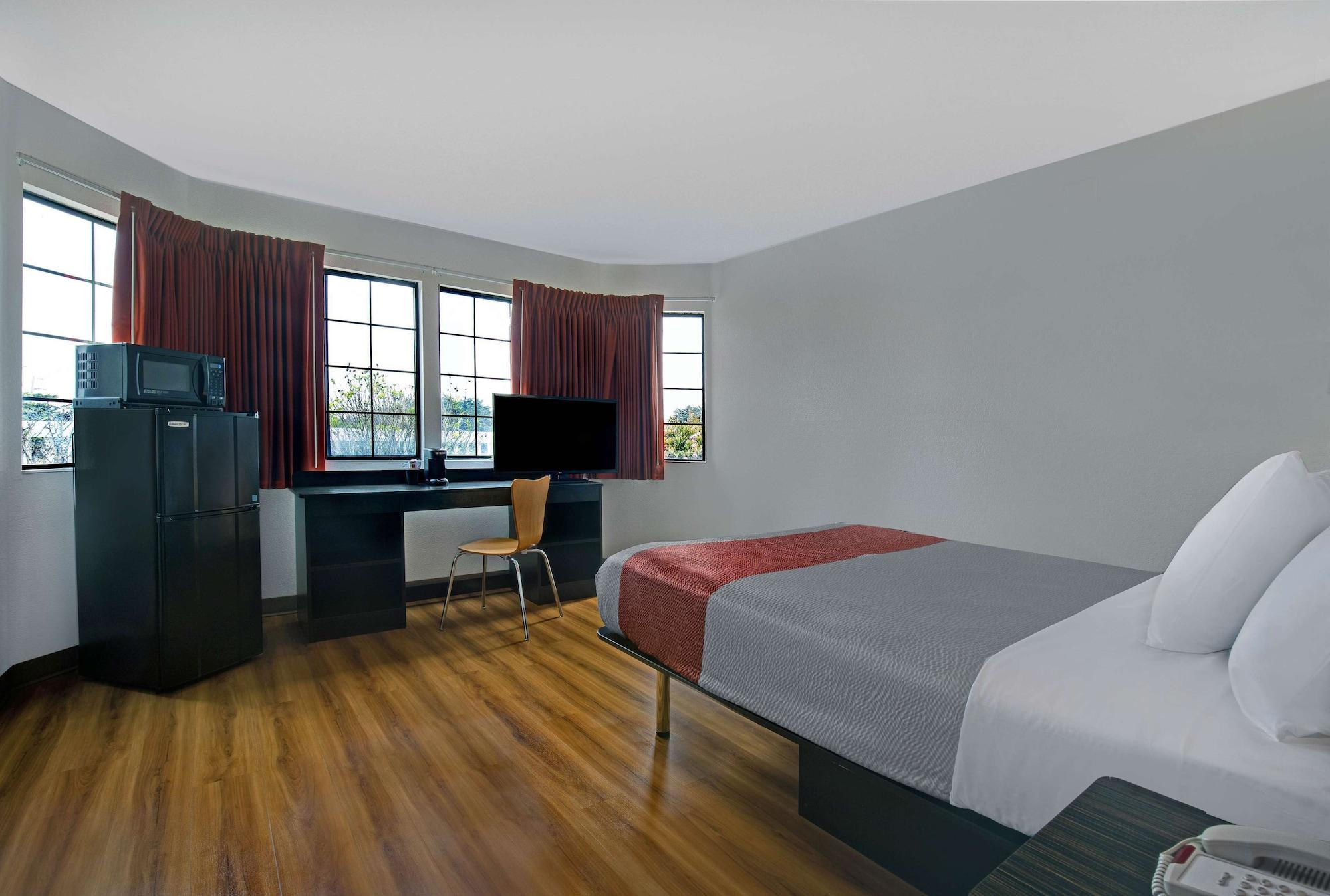 Motel 6-Marina, Ca - Monterey Bagian luar foto