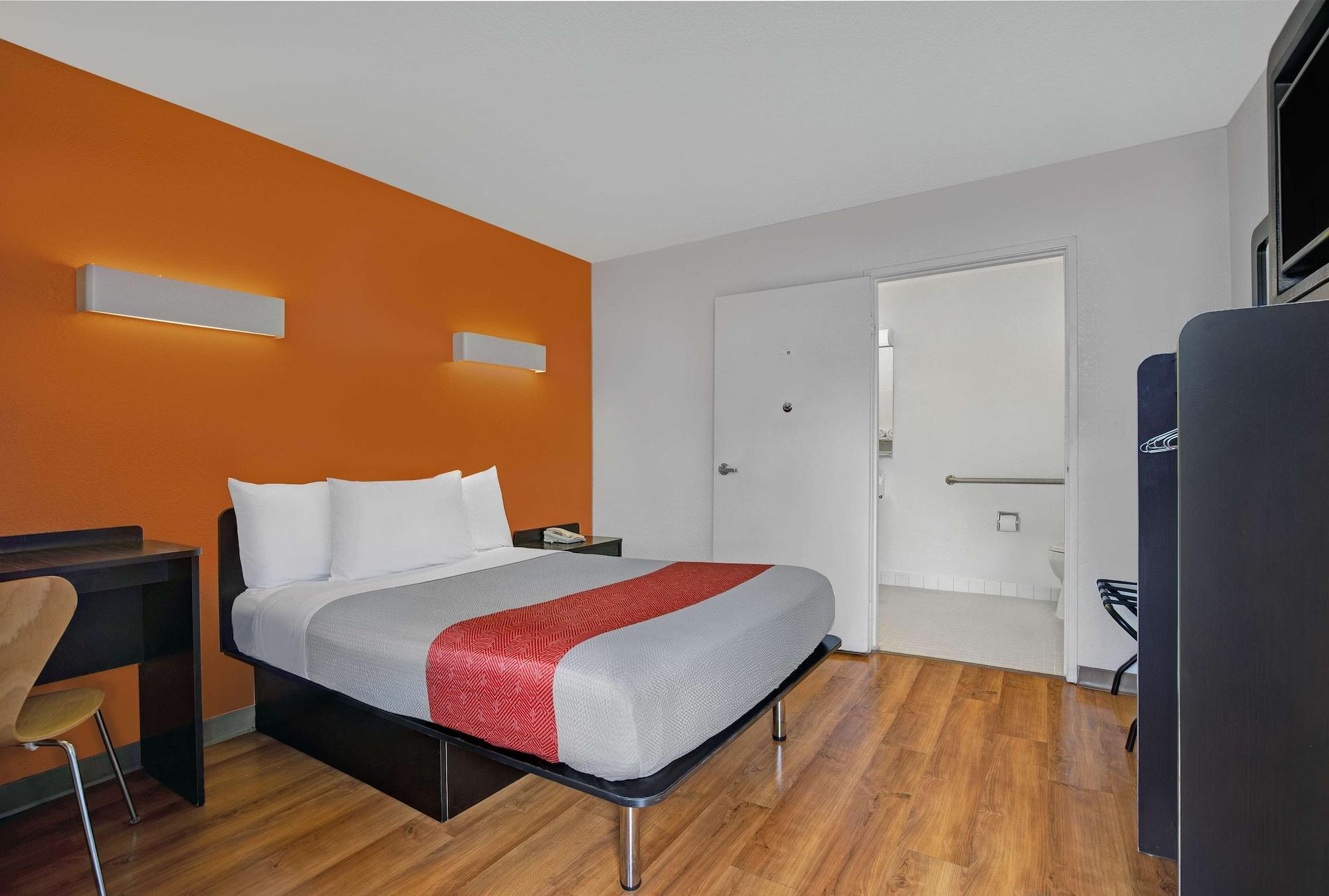 Motel 6-Marina, Ca - Monterey Bagian luar foto