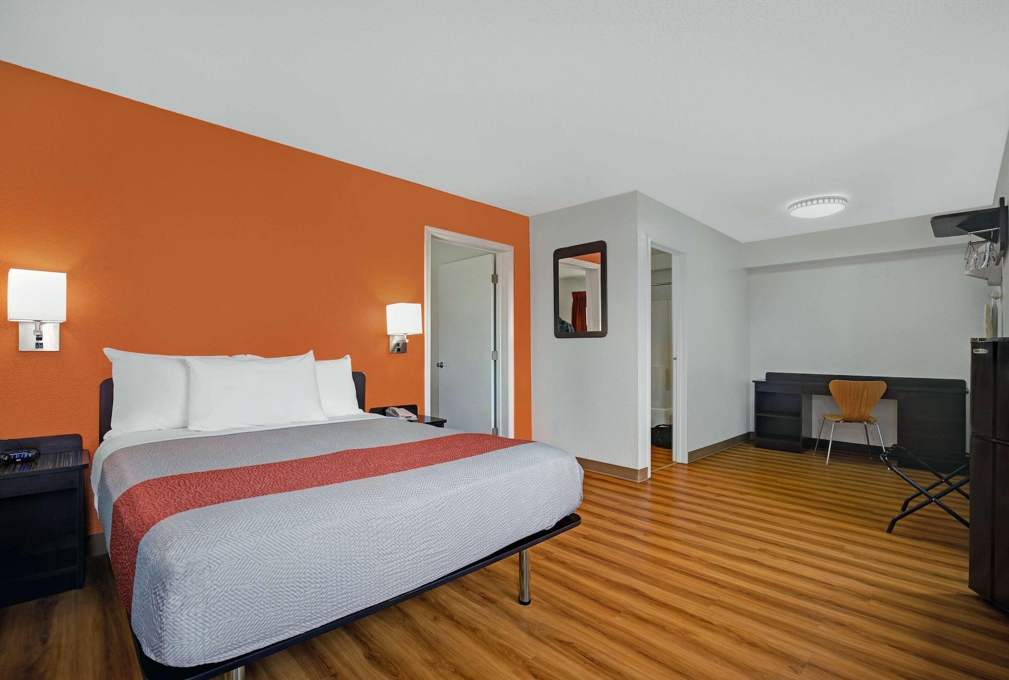 Motel 6-Marina, Ca - Monterey Bagian luar foto