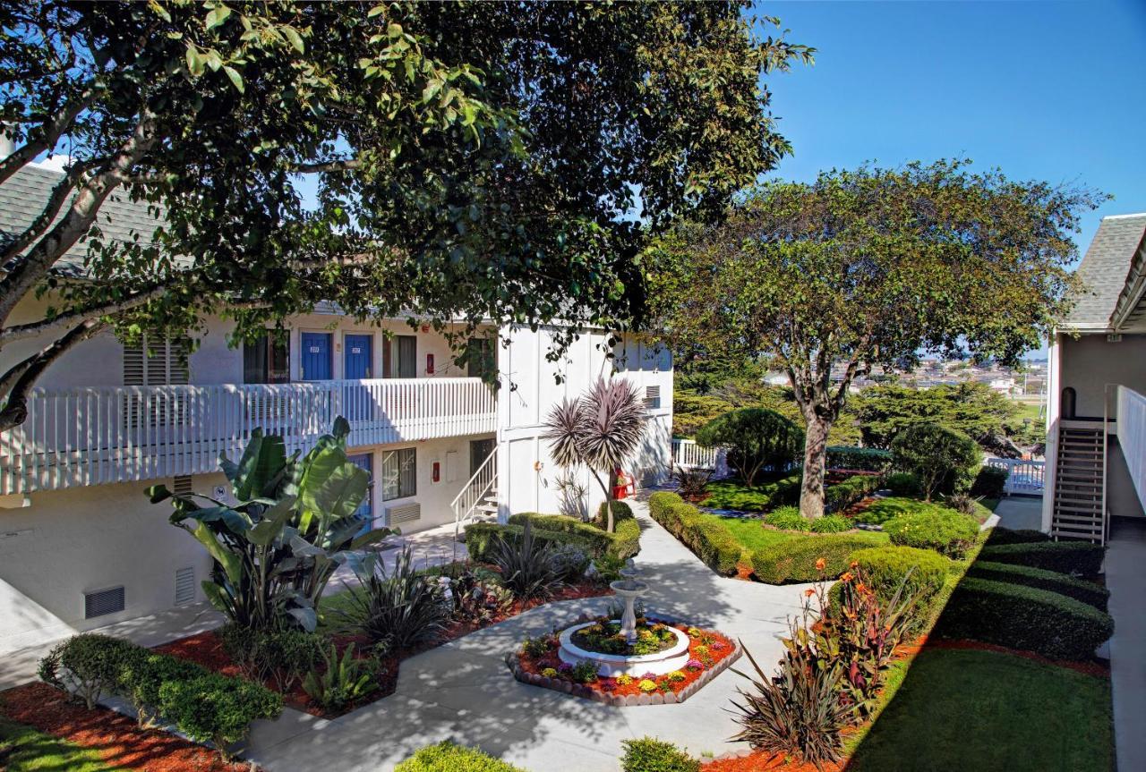 Motel 6-Marina, Ca - Monterey Bagian luar foto