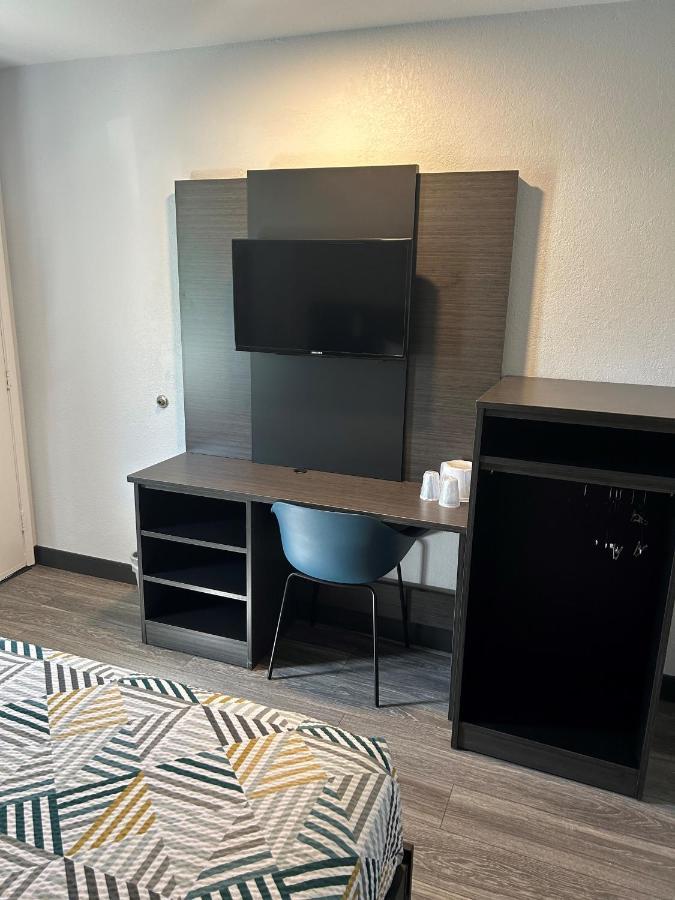 Motel 6-Marina, Ca - Monterey Bagian luar foto