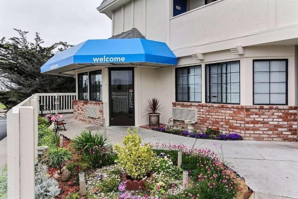Motel 6-Marina, Ca - Monterey Bagian luar foto