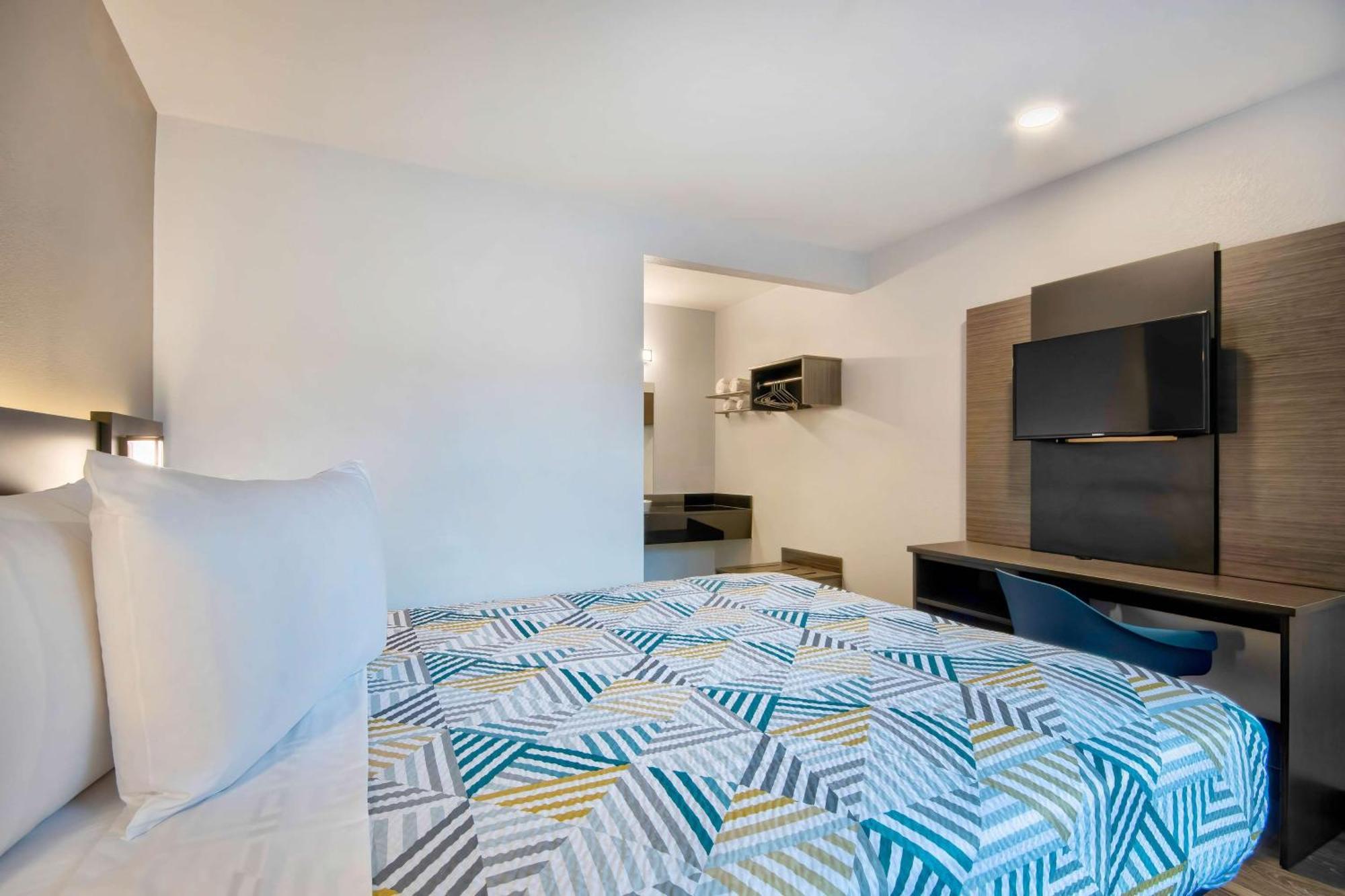 Motel 6-Marina, Ca - Monterey Bagian luar foto